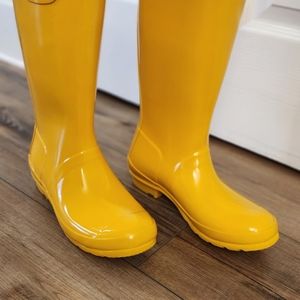 Tall yellow Hunter Boots 💛💛
